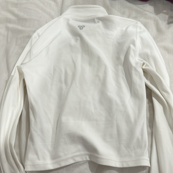 Aritzia tnaction tnabutter half zip - Picture 2 of 3